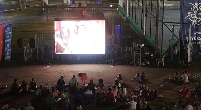 Aydın Tekstil Park'ta sinema geceleri yoğun ilgi gördü
