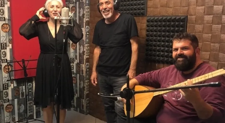 Aynur Haşhaş'da Modaya Uydu