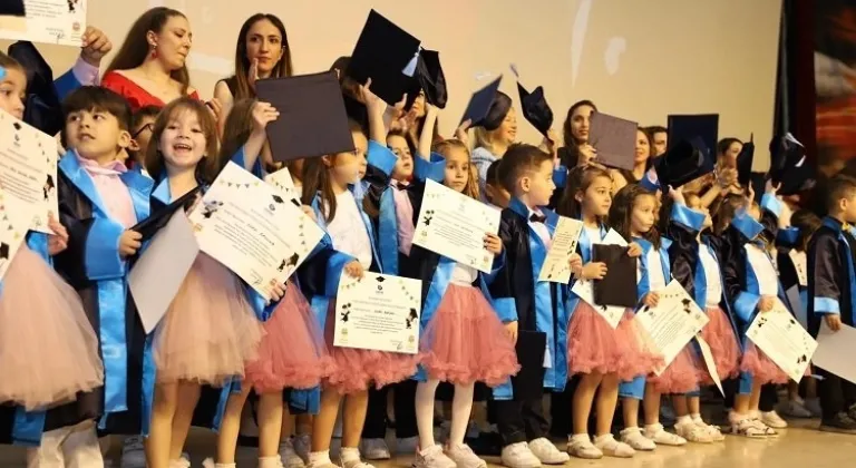 Bandırma'nın ilk bakımevi mezunlarını verdi