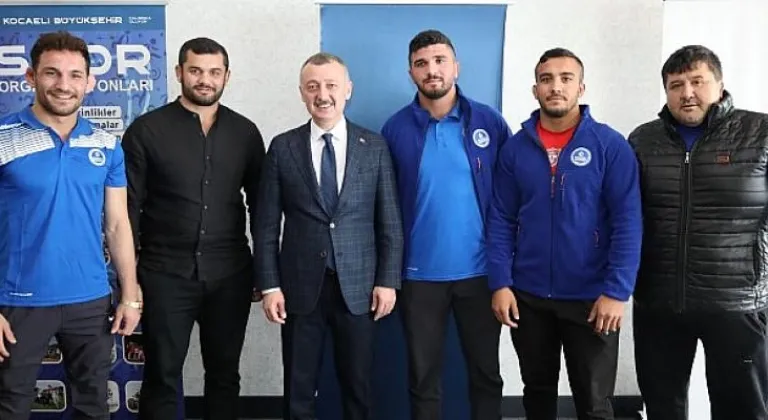 Başkan Büyükakın, şampiyon sporcularla buluştu
