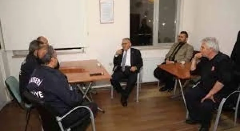 Başkan Büyükkılıç, Kahraman İtfaiyecilerle Buluştu