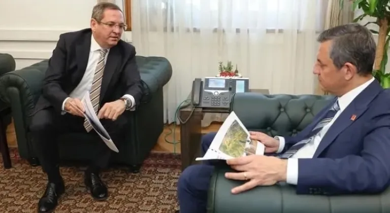 Başkan Ergin, Özgür Özel’e Ayvalık’taki Projeleri Hakkında Bilgi Verdi