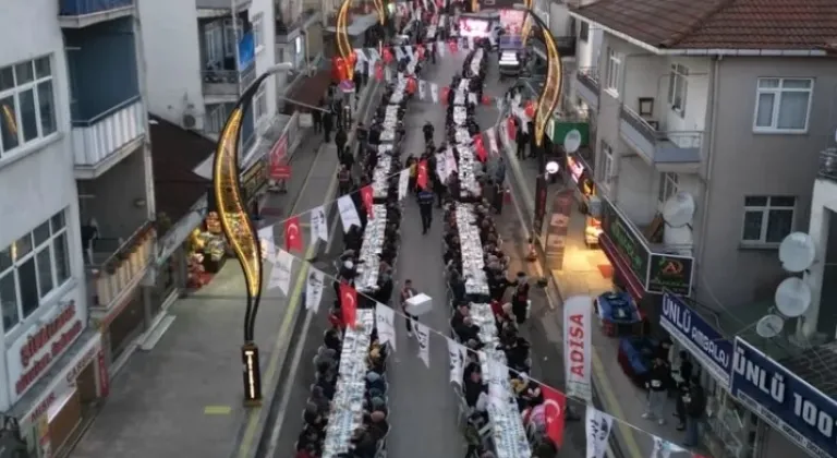 Başkan Hürriyet, Kuruçeşme’deki Halk İftarında Vatandaşlarla Buluştu