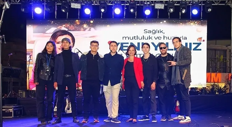 Başkan Kınay'dan genç sanatçılara destek