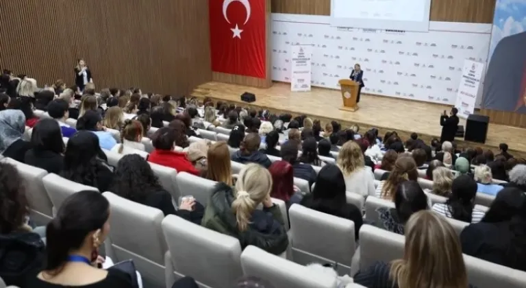 Başkan Ovalıoğlu, Kadın Çalışanlarla 8 Mart Etkinliğinde Bir Araya Geldi