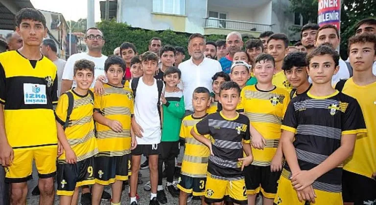 Başkan Sandal, Onur Mahallesi’ni ziyaret etti  ″Bayraklı, hepimizin″