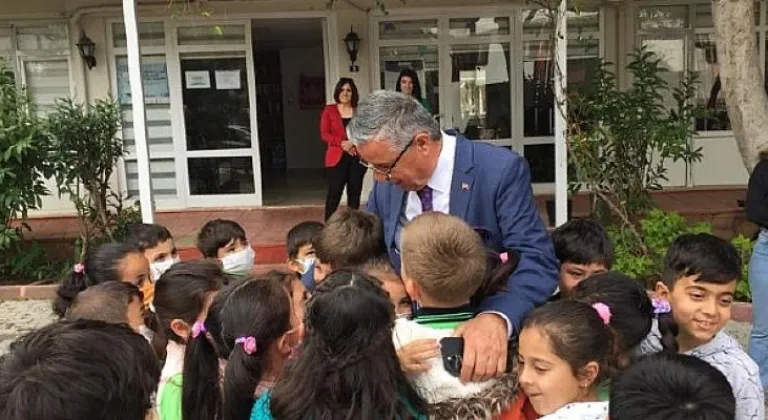 Başkan Topaloğlu Kütüphanede Öğrencilerle Bir Araya Geldi