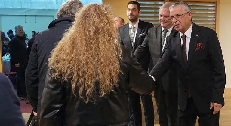 Başkan Topaloğlu öğretmenlerle yemekte bir araya geldi