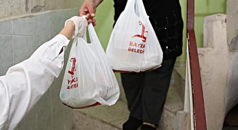 Bayraklı Belediyesinden 10 bin kişilik iftar paketi