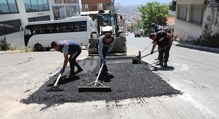Bayraklı'da yollar yenileniyor