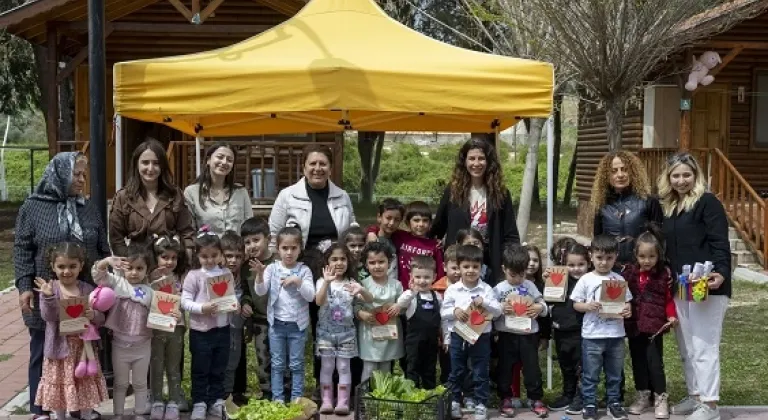 Begonvil bahçesinde yetiştirdiler, bungalov evlerde dağıttılar