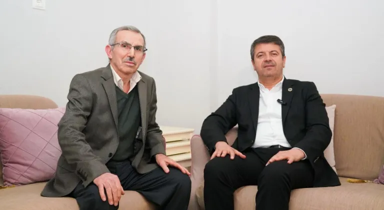 Belediye Başkanı Tutdere Öğretmenler Günü’nde öğretmenini ziyaret etti