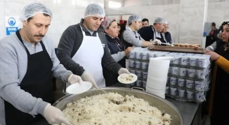 Bergama’ya 5 yıldızlı otel mutfağı konforunda aşevi