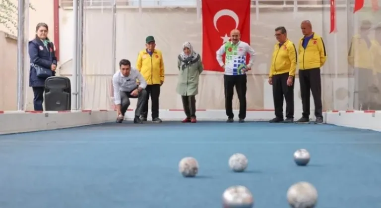 Bilecik'te Huzurevi Sakinleri Bocce ile Yeteneklerini Gösterdi