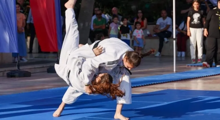 Bilecik'te yaz spor okulları açıldı.