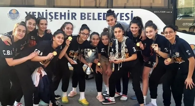 Bir sezonda 5 final 3 kupa  Başkan Özyiğit, “Bu başarı tesadüf değil”