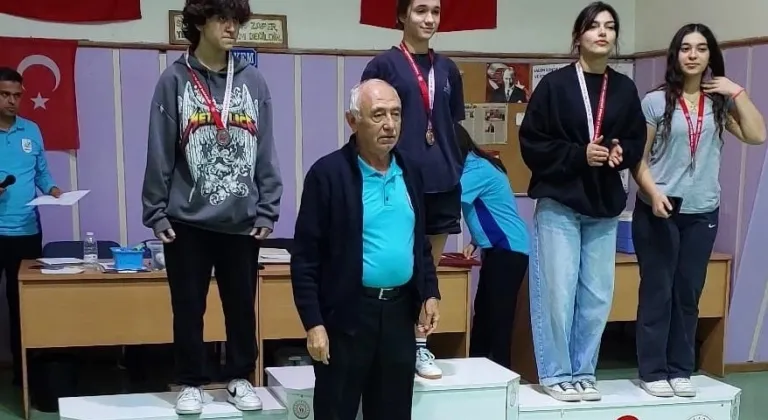 Bostanlıspor Masa Tenisinde İki Madalya Kazandı