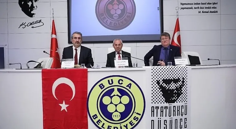 Buca'da Cumhuriyet Paneli'nde Atatürk vurgusu