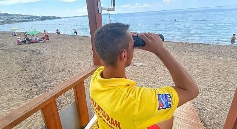 Burhaniye Plajlarında Cankurtaranlar Göreve Başladı