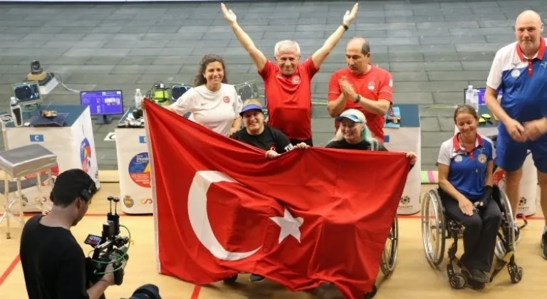 Bursa Avrupa Şampiyonluğunu Kutluyor