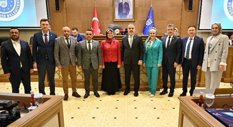 Bursa Büyükşehir Meclisi'nde 14 Mayıs istifaları