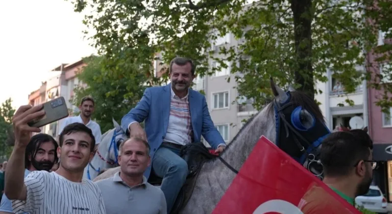 Bursa Gürsu'da Başkan Işık, Atlı Kortejin Öncüsü Oldu