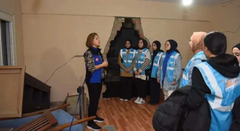 Bursa Yıldırım'da gençlere uygulamalı afet eğitimi