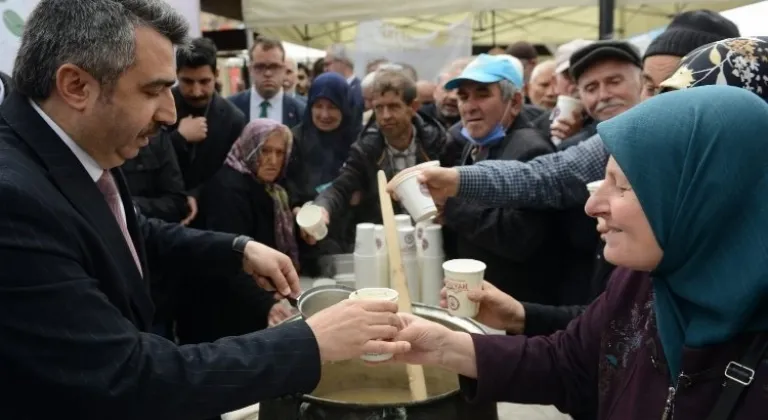 Bursa'da 'Erguvan Bayramı' coşkusu