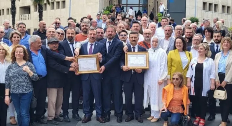 Bursa'da İYİ Partili vekiller mazbatalarını aldı