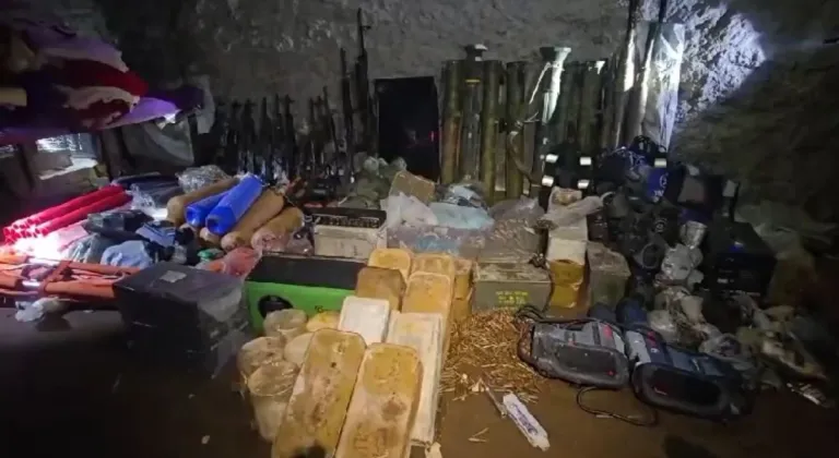 Büyük miktarda silah ve mühimmat ele geçirildi  - Videolu Haber