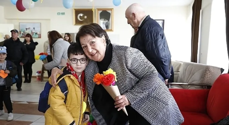 Büyükşehir belediyesi çocuk gelişim merkezi öğrencilerinden didim huzurevi sakinlerine sürpriz ziyaret