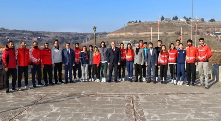 Büyükşehir Belediyesi Genel Sekreteri Çiftçi,Milli sporcularla buluştu