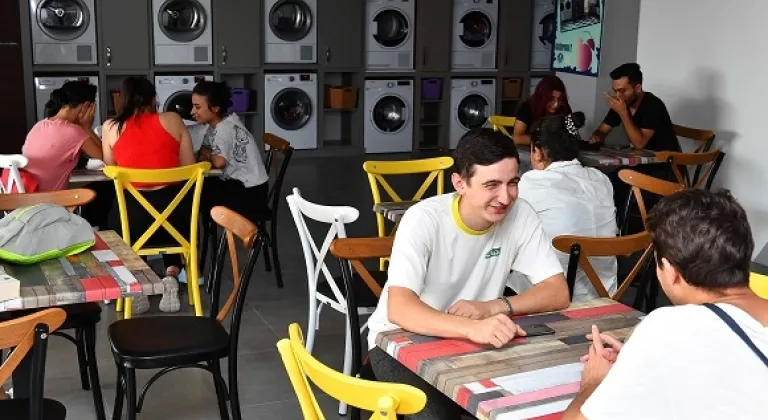 Büyükşehir Belediyesi Her Alanda Öğrencinin Yanında