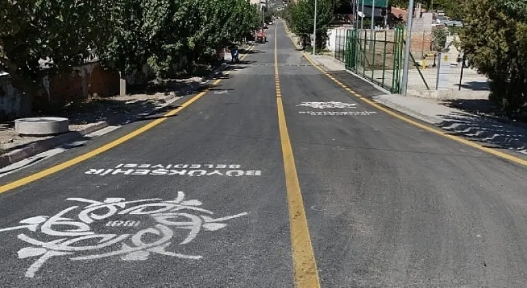 Büyükşehir Belediyesi'nden Buharkent'te yol hamlesi.