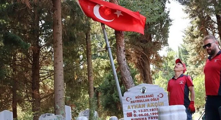 Büyükşehir, İzmitli şehidimizin kabrini yeniledi