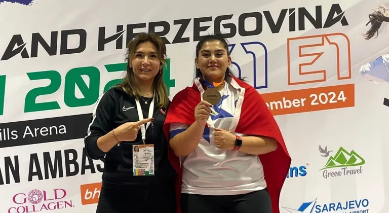 Büyükşehir Sporcusu Kardelen Korkut, Dünya Taekwondo Turnuvası'nda Bronz Madalya Kazandı