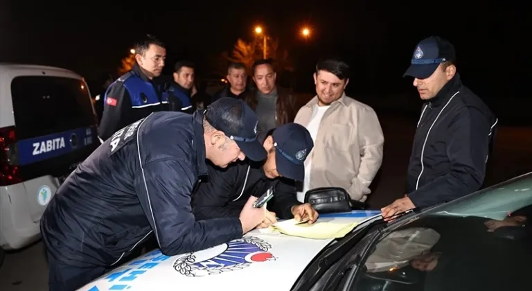 Büyükşehir Zabıtasından Kayıt Dışı Gıda Satışına Gece Baskını