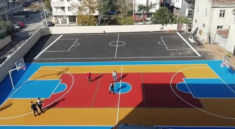 Büyükşehir'den 92 okula daha basketbol ve voleybol sahası