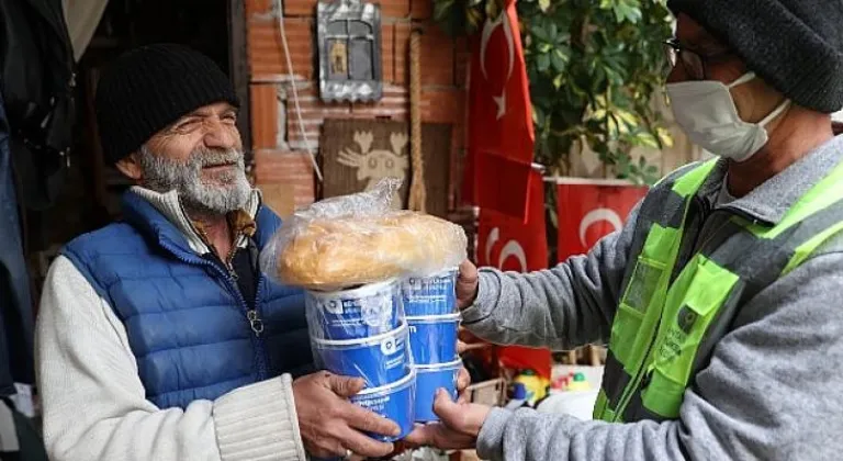 Büyükşehir'den hayat kolaylaştıran yemek hizmeti  2 öğün, 3 çeşit yemek kapılarınateslim ediliyor