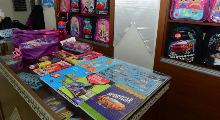 Büyükşehir'den öğrencilere kırtasiye desteği
