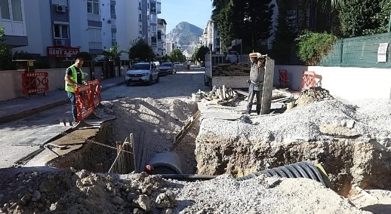 Büyükşehir'in yağmur suyu hattı çalışmaları devam ediyor