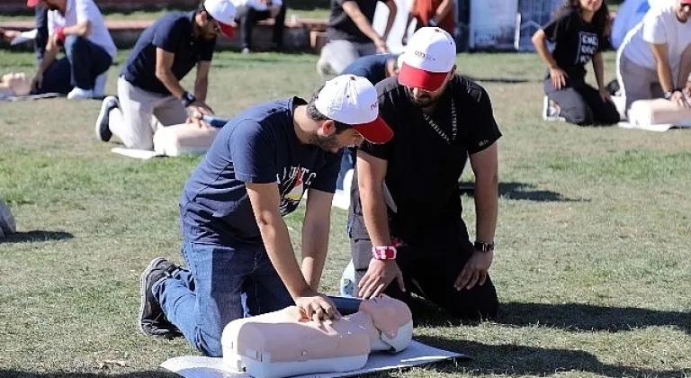 Çankaya'da Dünya İlk Yardım Günü'nde farkındalık eğitimi.
