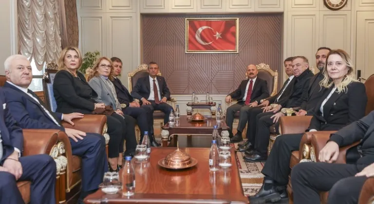CHP Genel Başkanı Özgür Özel Adıyaman’da resmi ziyaretlerde bulundu