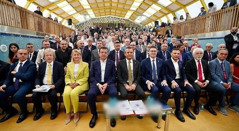 CHP Genel Başkanı Özgür Özel ve İBB Başkanı Ekrem İmamoğlu, 'Yurt Dışı Örgütlenme İkinci Yüzyıl Vizyonu Çalıştayı'nda konuştu