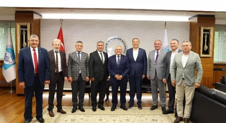 CHP Heyetinden Başkan Büyükkılıç'a Nezaket Ziyareti