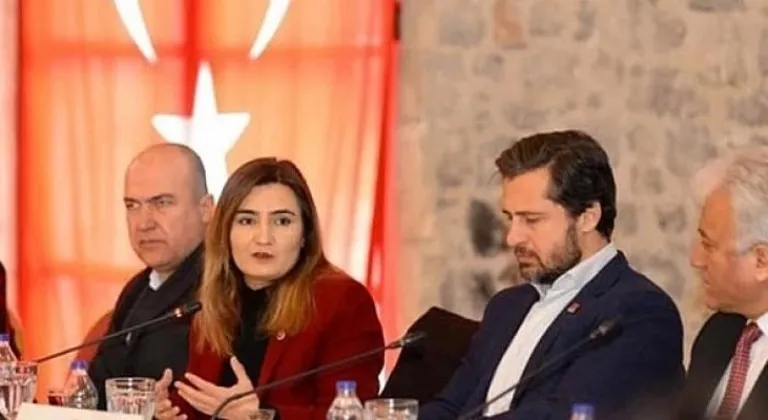 CHP İzmir Milletvekili Av. Sevda Erdan Kılıç: “Depremzedelerin sorunlarına çözüm üretmesi gereken iktidar sorunların asıl kaynağı oldu”