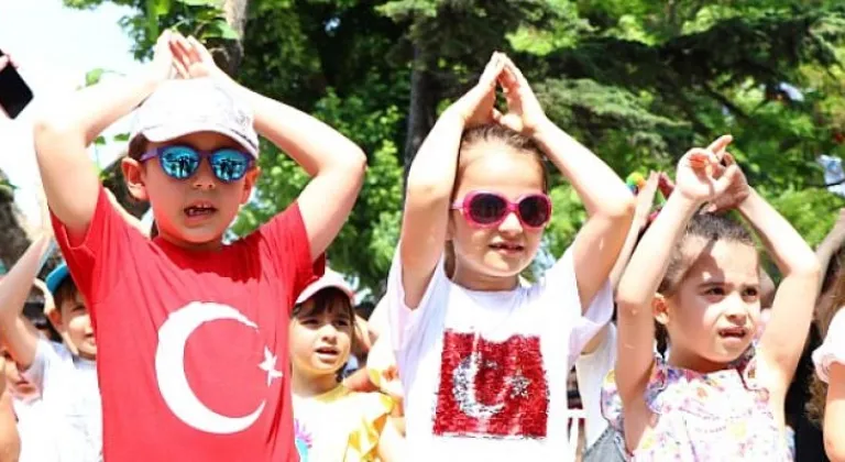 Çiftlikköy'de Çocuklar Onur Erol'la Coştu