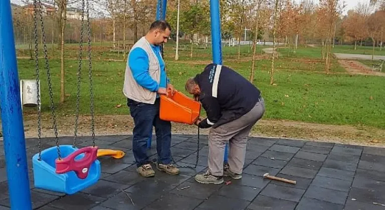 Çocuk oyun grupları ile spor aletlerinin bakımları yapılıyor