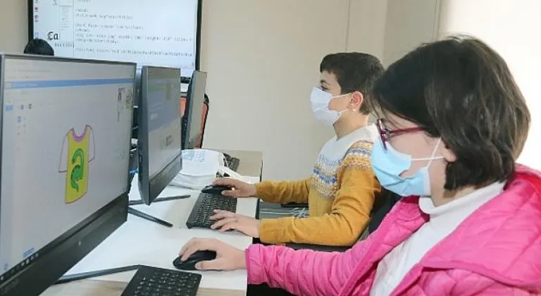 Çocuklar Teknoloji Öğreniyor