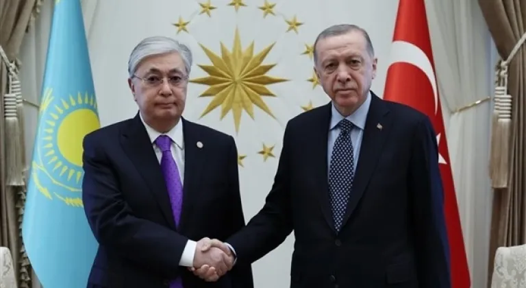 Cumhurbaşkanı Erdoğan, Kazakistan Cumhurbaşkanı Tokayev ile bir araya geldi